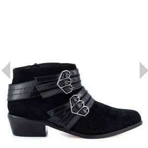 L.A.M.B Nenetta black suede booties sz 7.5